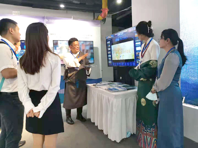 图为2021年气象科技活动周武汉主场活动现场 