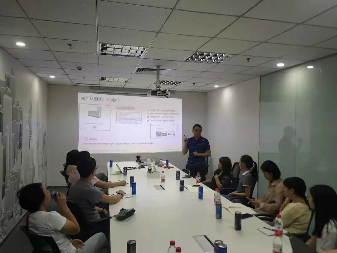 优客工场聚页建站线下分享会照片