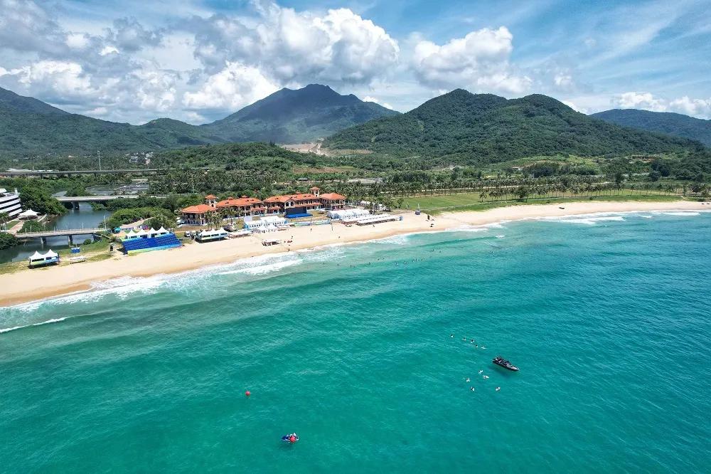 Vissla surfing wetsuit