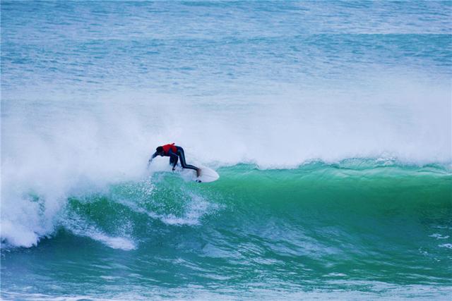 Vissla surfing wetsuit manufacturer