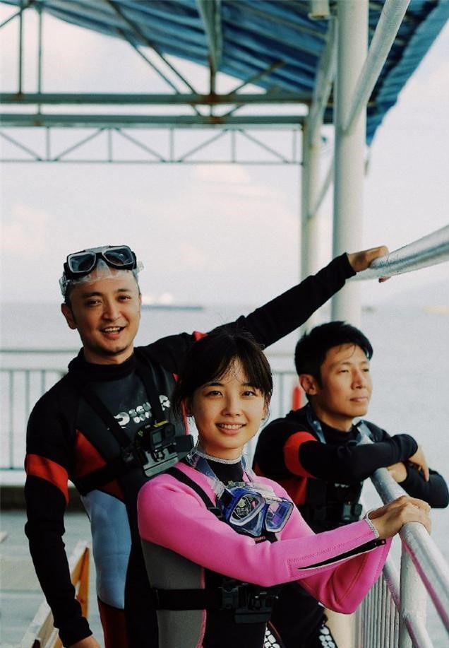 12.2 Planting corals under water, Hello Life calls for ecological protection together.png.jpg