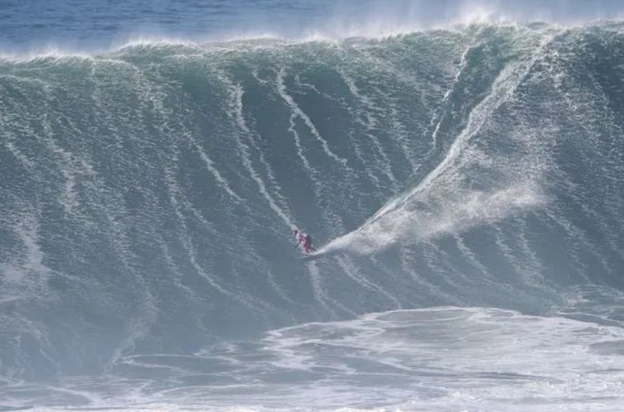 211214 Full of enthusiasm 2021 Portgual Nazare surfing competition on Dec. 13, 2021-4.png