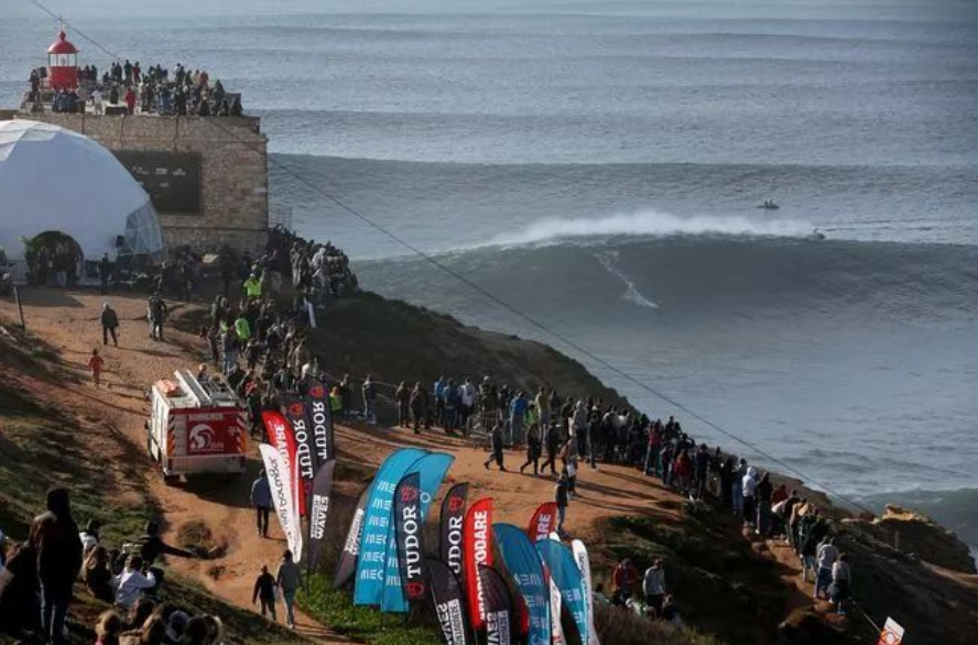 211214 Full of enthusiasm 2021 Portgual Nazare surfing competition on Dec. 13, 2021-3.png
