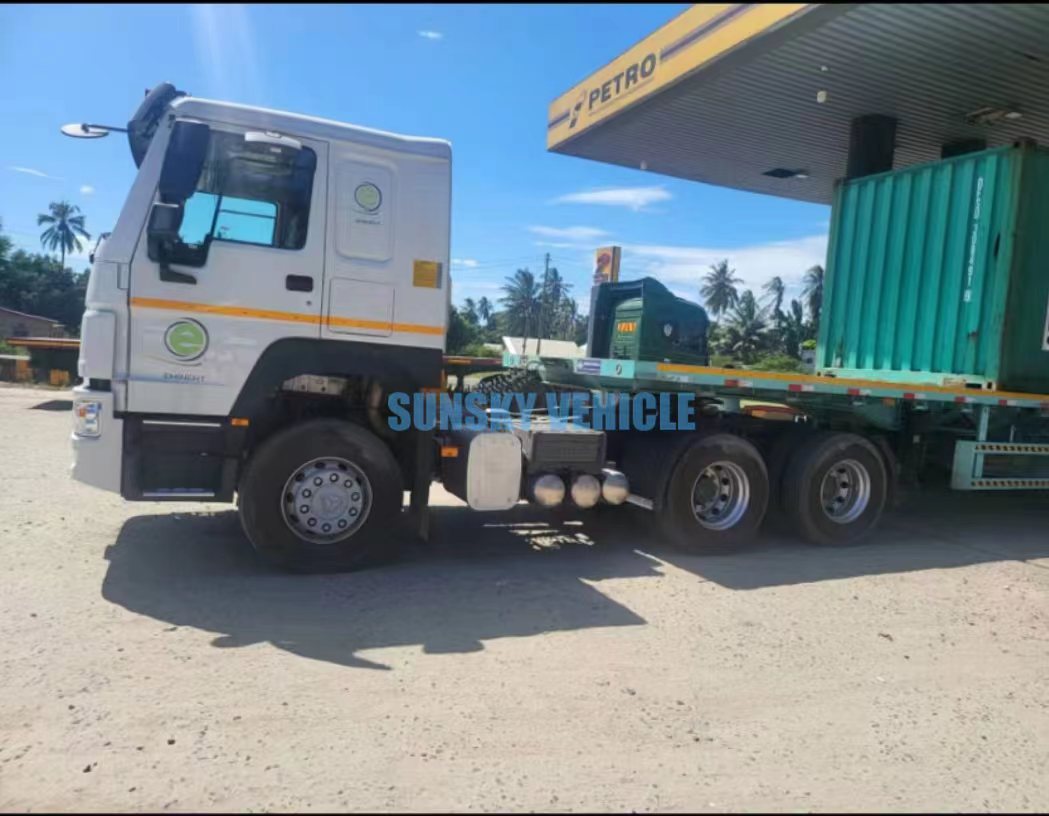 How to Hook the Flatbed Trailer with The Tractor Truck 