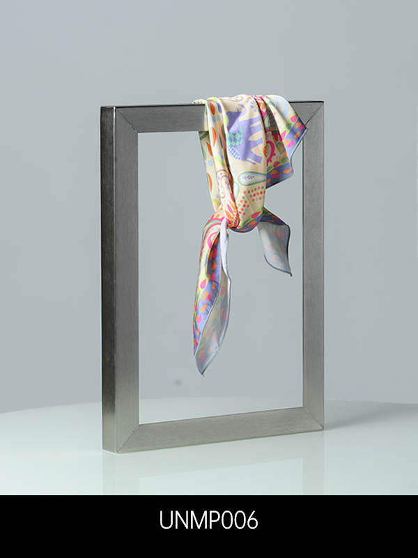 Metal stand-UNMP006-1-Unique Visual Merchandise.jpg