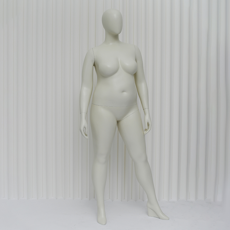 Over size mannequin-03-Unique Visual Merchandise.jpg