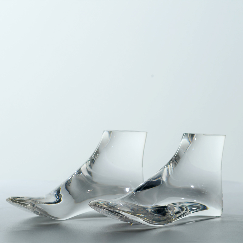Acrylic Props Shoe UNSF004-5-Unique Visual Merchandise.jpg