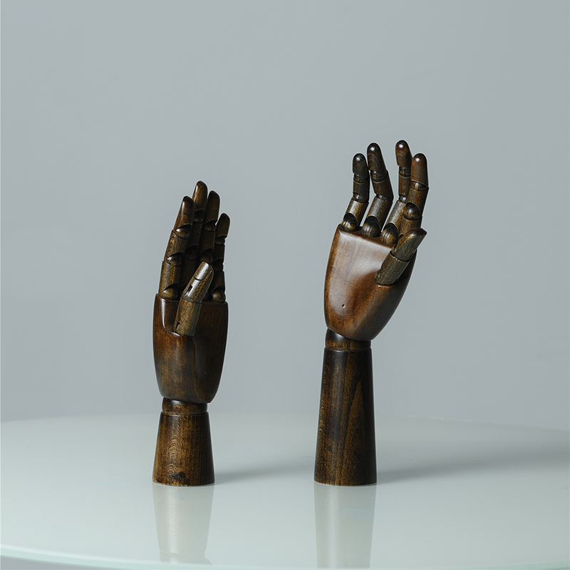 Mannequin Hand Prop UNH002-2-Unique Visual Merchandise.jpg