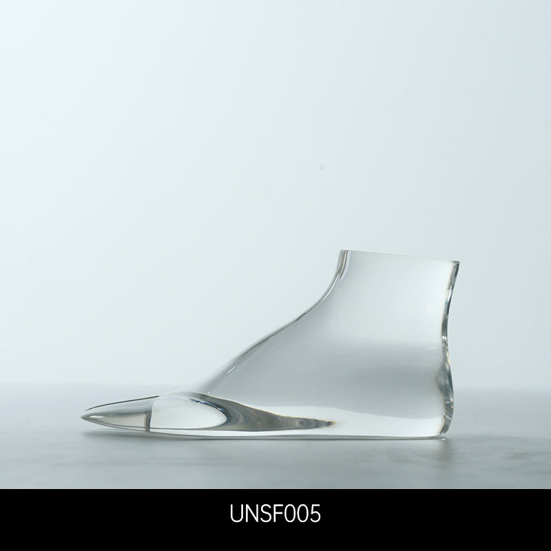 Acrylic Props Shoe UNSF005-1-Unique Visual Merchandise.jpg