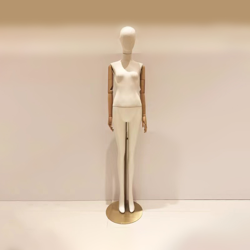 Mannequins-UNMF-023-2-Unique Visual Merchandise.jpg