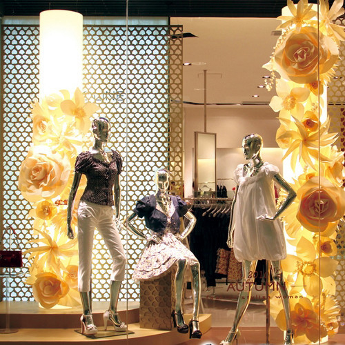 Mannequins-UNMF015-4-Unique Visual Merchandise.jpg