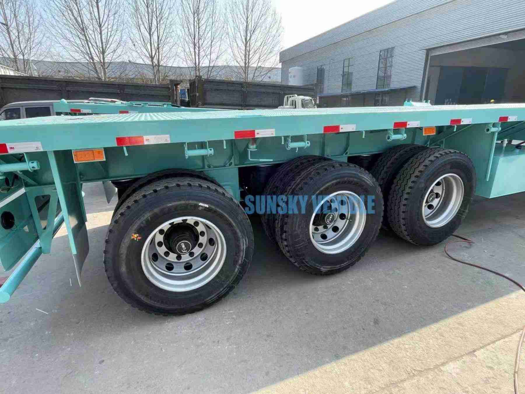 flatbed_trailer_04.jpg 