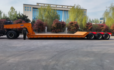 detachable-gooseneck-lowbed-trailer.png 