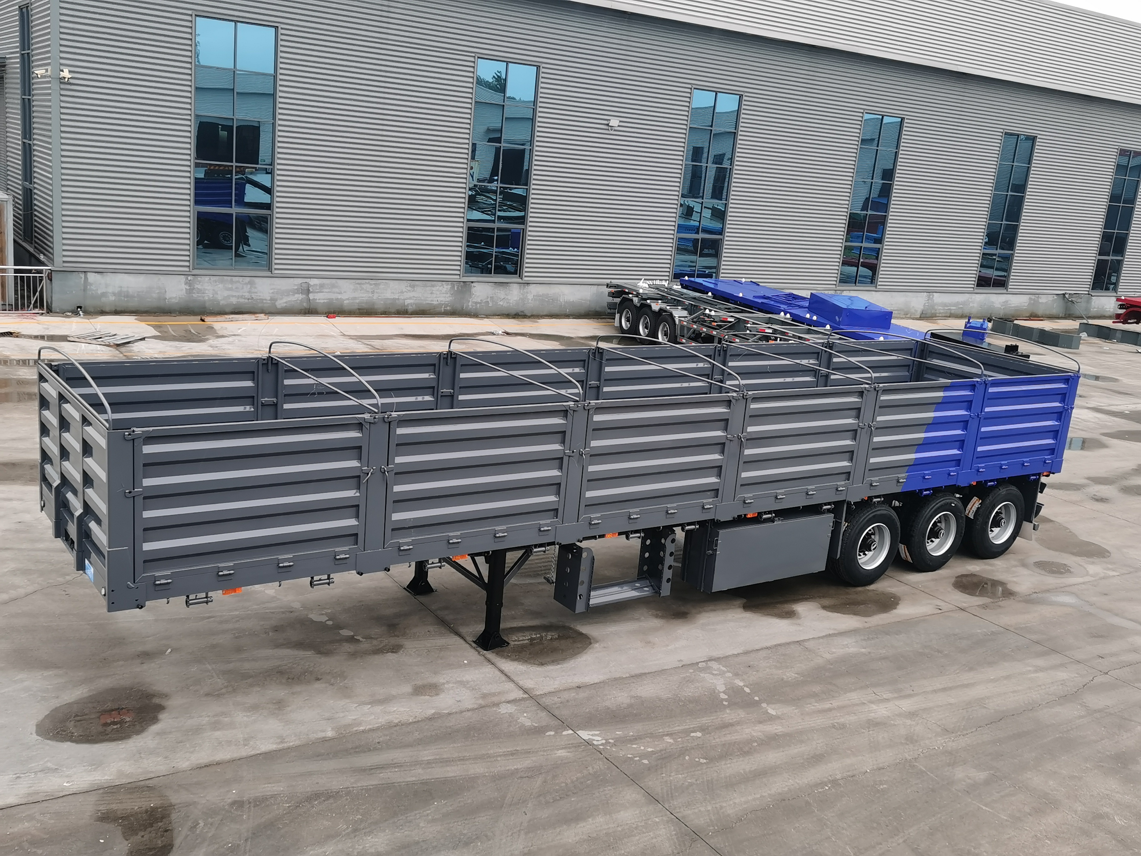 Flatbed Trailer With Side Wall.jpg 