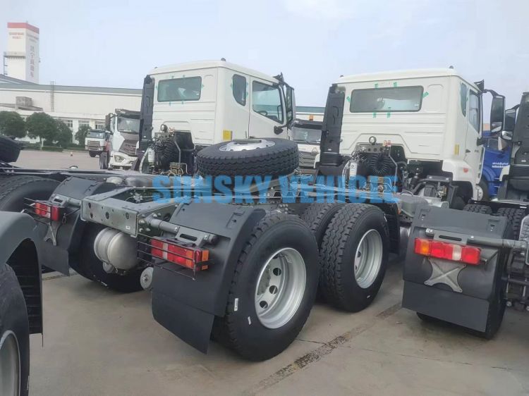 HOWO 6X4 Tractor Truck.jpg 