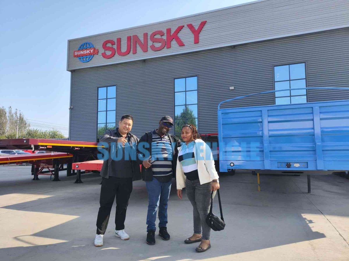 Welcome customers from Tanzania to visit us.jpg