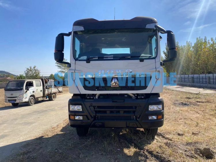 HOWO 6X4 Tractor Head Truck.jpg 