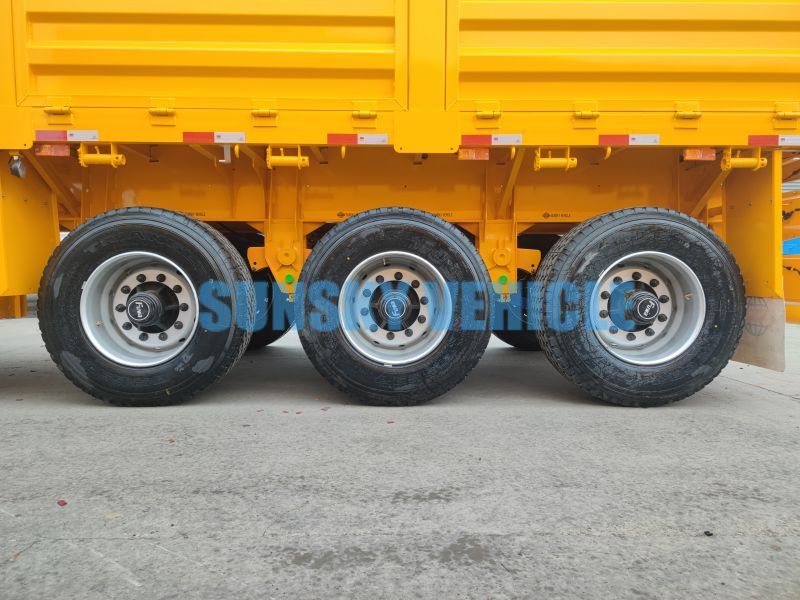 Flatbed Trailer With Side Wall.jpg 