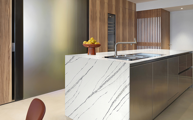Timeless-Calacatta-Quartz-Countertop-with-Thin-Veins.jpg