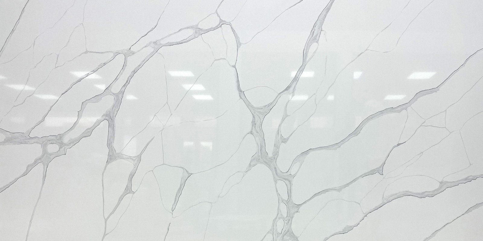 Polished Calacatta Quartz Slab with Grey Vein Quartz Factory GQ-T310.jpg