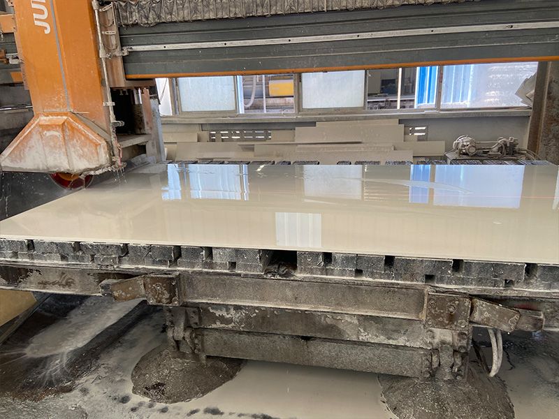 Machine-Cutting-Prefab-Quartz-Countertops.jpg 