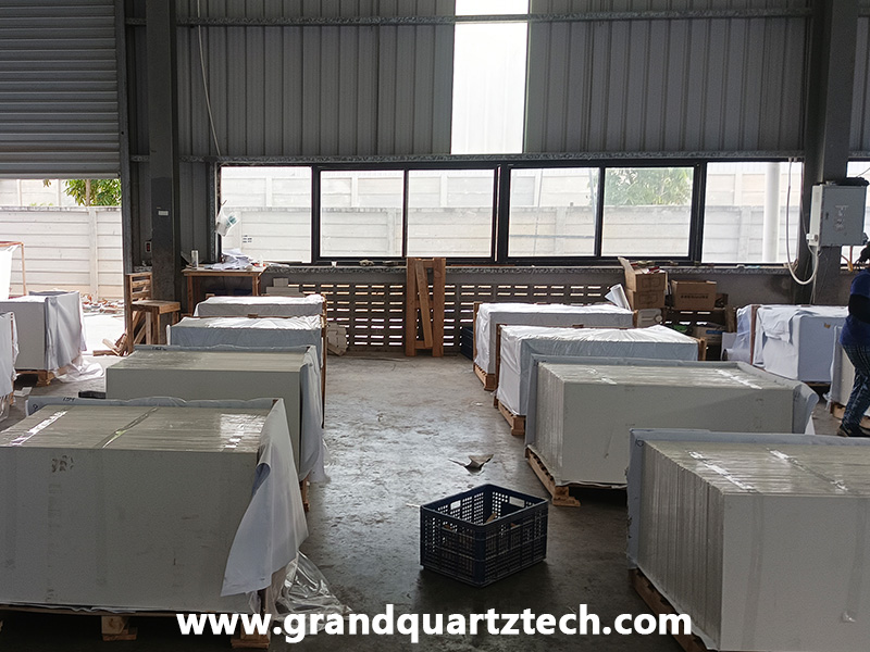 Sparkle Beige White Quartz Prefabricated Countertops - Packing.jpg  