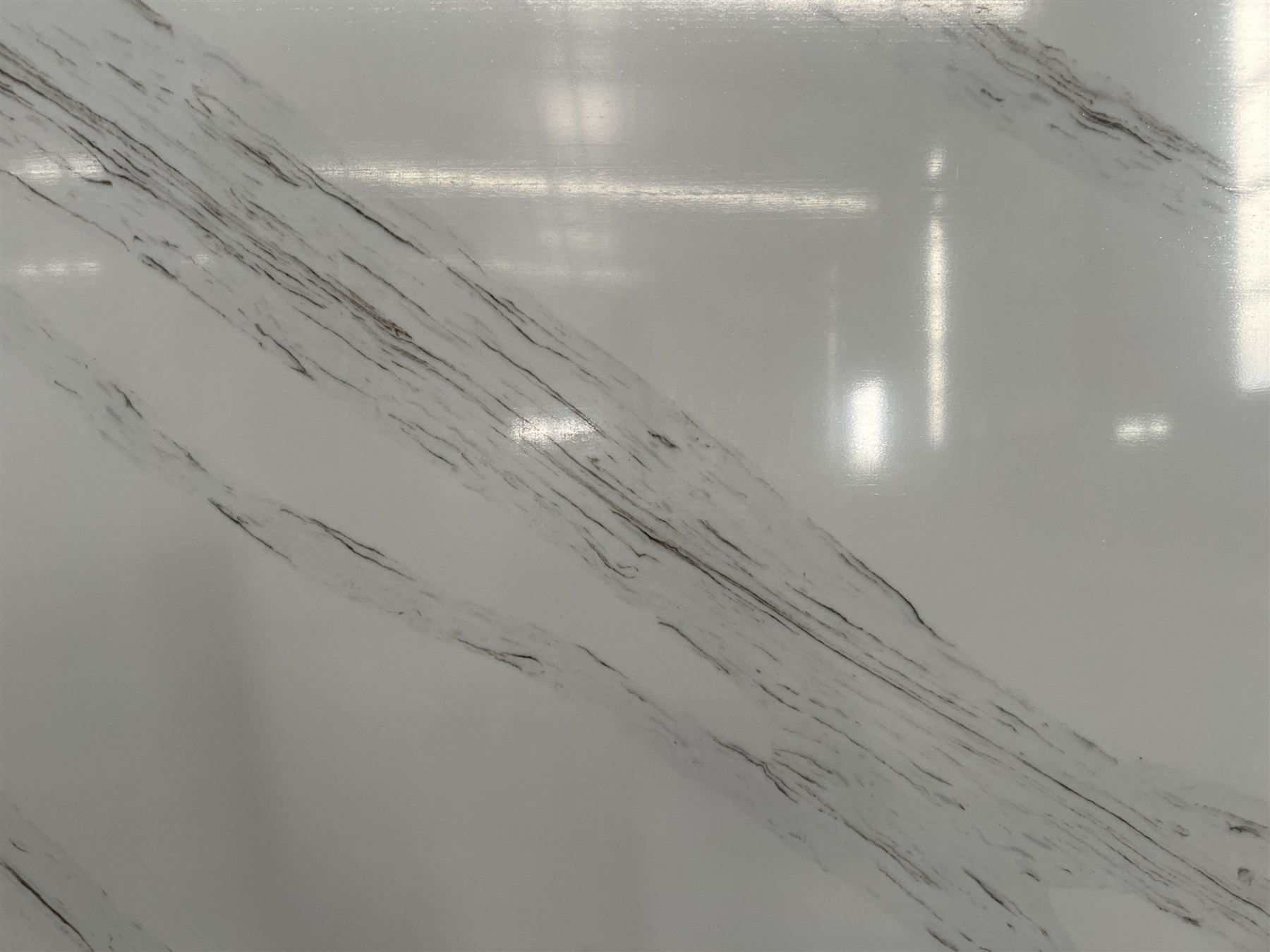 quartz close up GQ-T0108.jpg