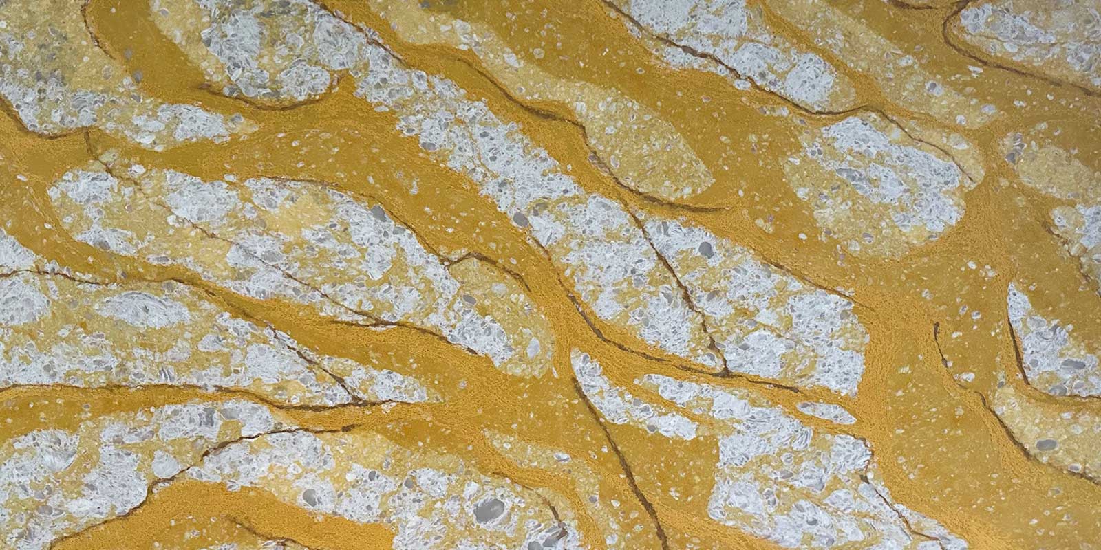 Luxury-Quartz-Collection-Fantasy-Gold-Quartz-Slab-GQ-T474.jpg