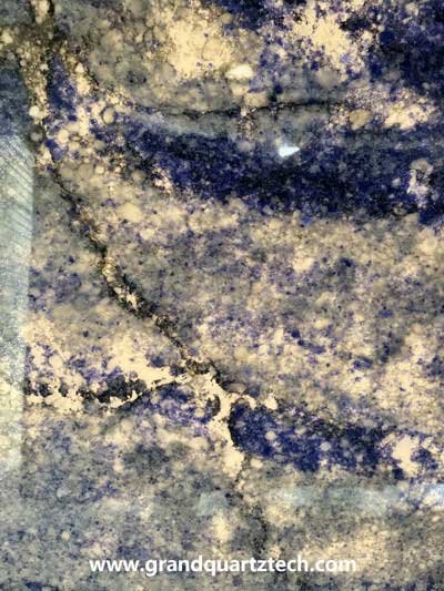 Luxury-Sapphire-Blue-Backlit-Quartz-Slabs-T476-Closeup.jpg 