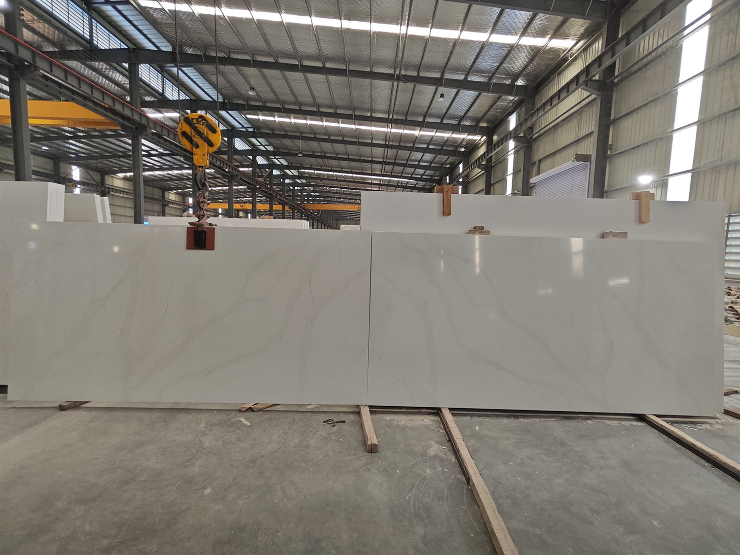 Bookmatched quartz slabs GQ-T252.jpg 