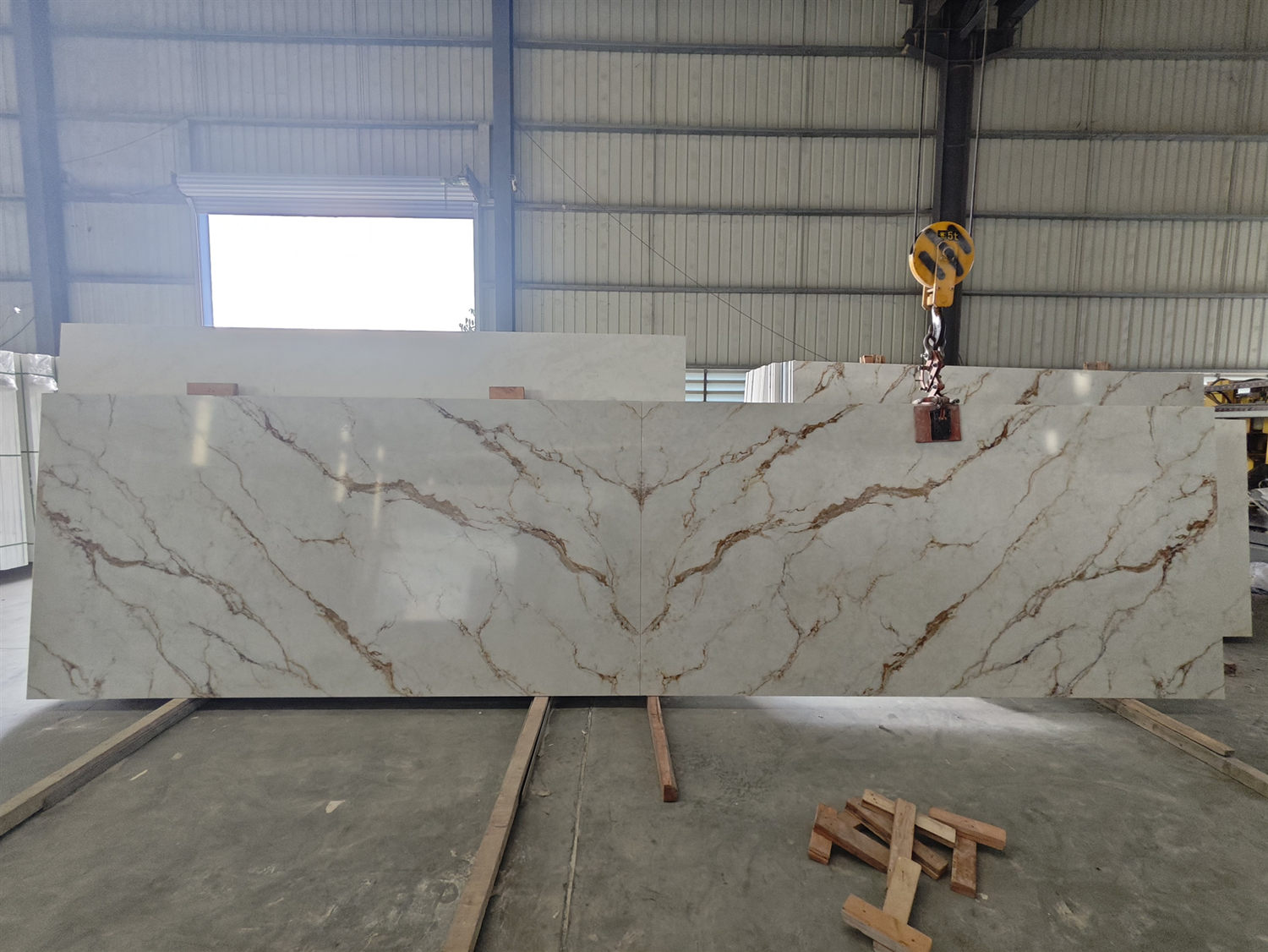 Bookmatched printed super jumbo quartz slabs GQ-T529.jpg 