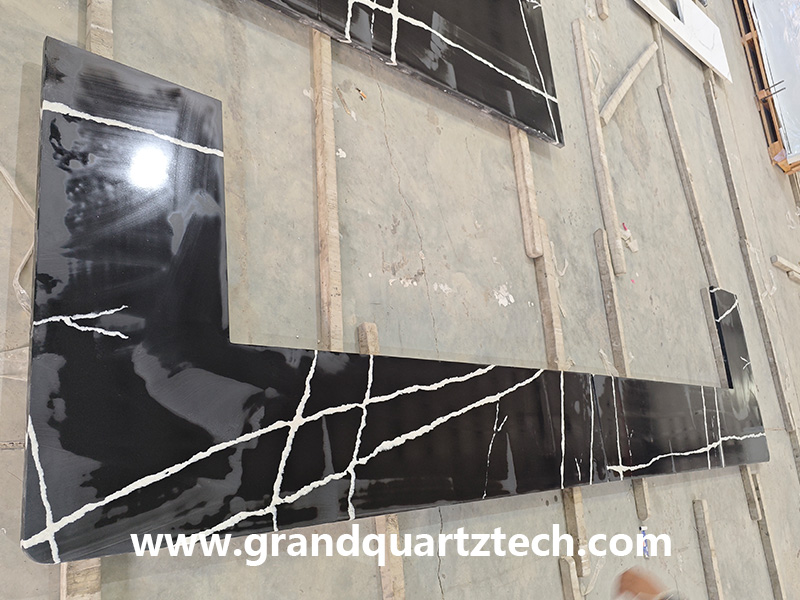 Black-Quartz-Slabs-with-White-Veins-for-Countertops-GQ-T262.jpg  