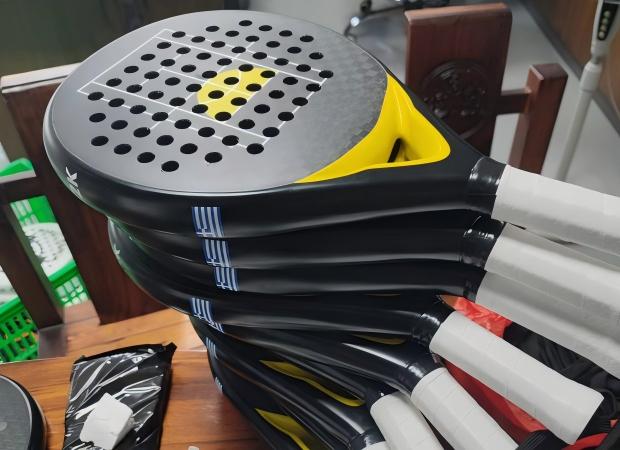 Low minimum order quantity for customized padel racket.jpg