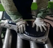 3 Molding process of padel rackets.jpg 