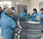 5 Surface polishing for padel racket carbon frame.jpg 